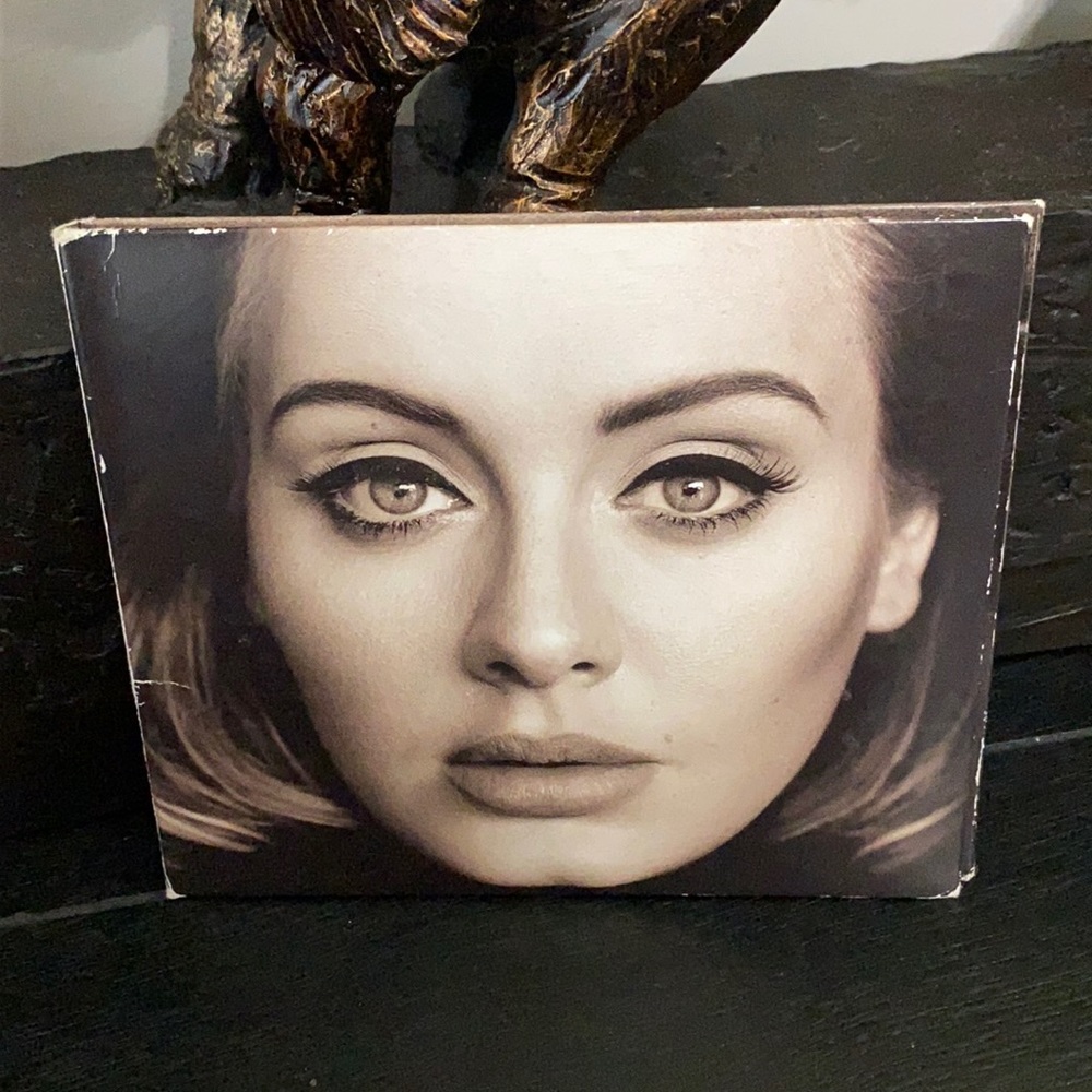 Adele 25 CD Album Physical Media Pop Vocal Soul Y2K Nostalgia